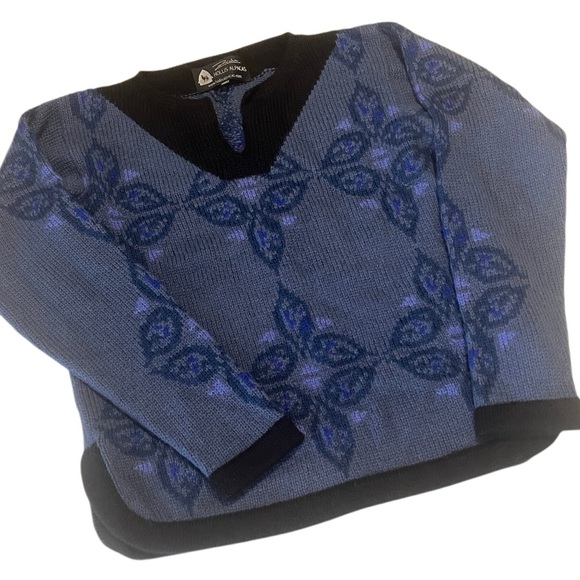 Hollis Alpaca Blue Pullover Floral Long Sleeve V Neck Sweater Size Medium - Picture 1 of 9